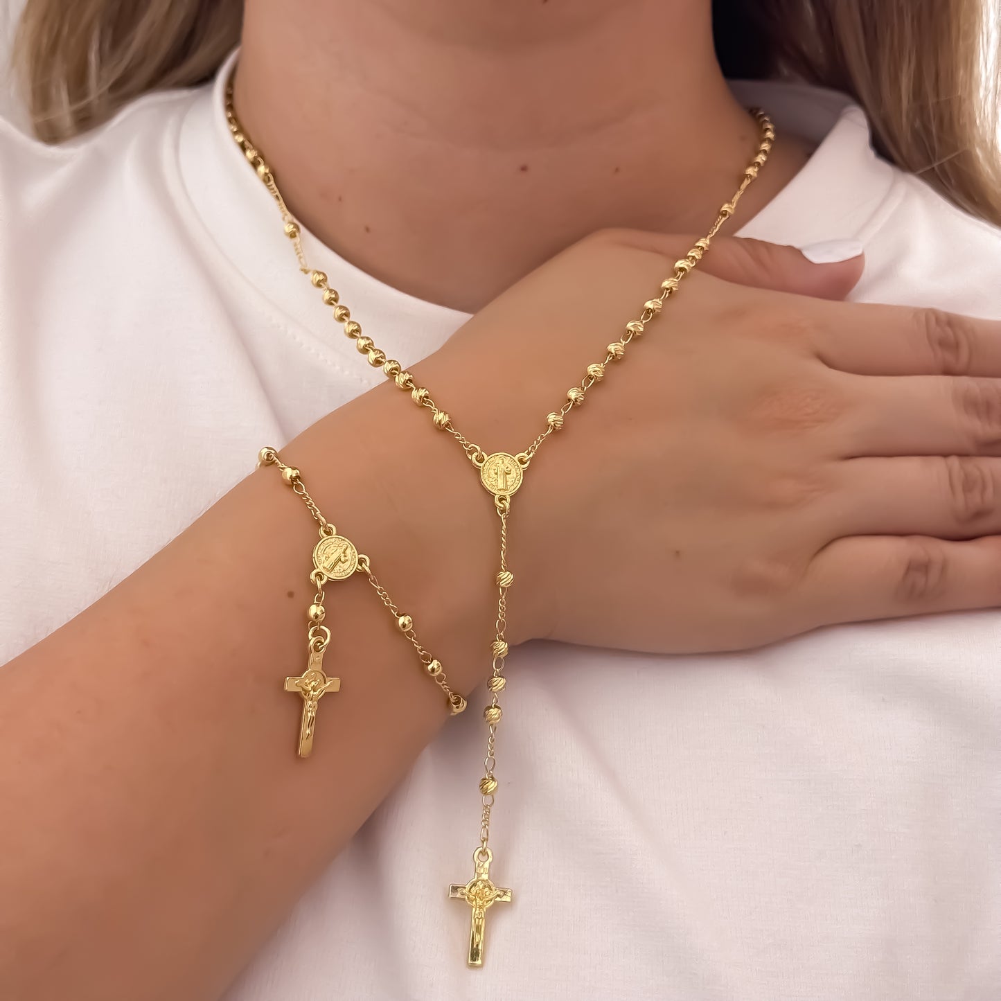 Rosario de San Benito Protección para Dama de 45cm en Balin Diamantado de 5mm + Denario de San Benito en Oro Laminado 18k con Garantia de por vida