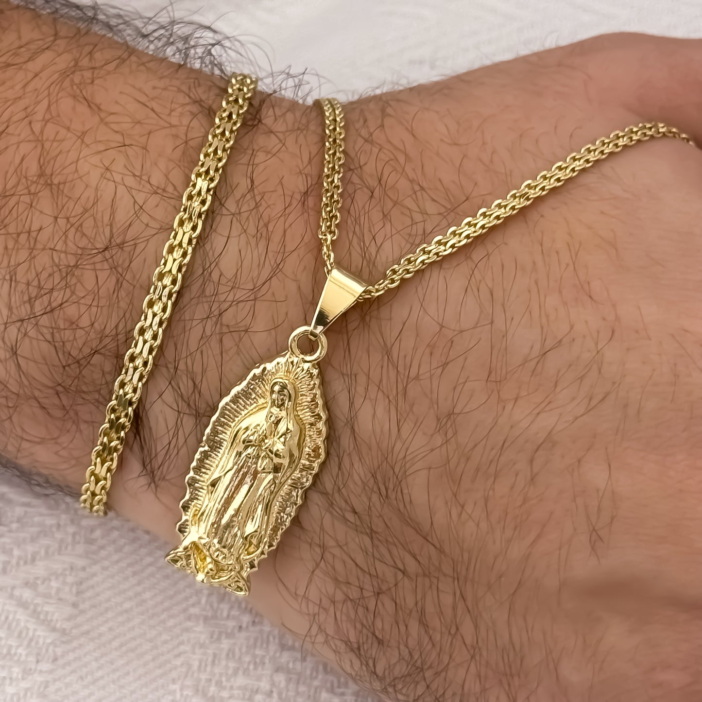 Cadena Tejido Chino de 60cm de 3mm + Virgen de Guadalupe Talla + Pulseras Tejido Chino 20cm en Oro laminado 18k con Garantia de por vida