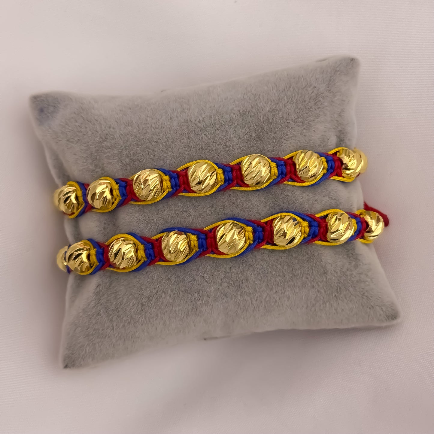Promocion de 2 Pulseras Para Parejas Tricolor de Seleccion Colombia en Balin Italiano de 6mm en Oro Laminado 18k con Garantia de por vida