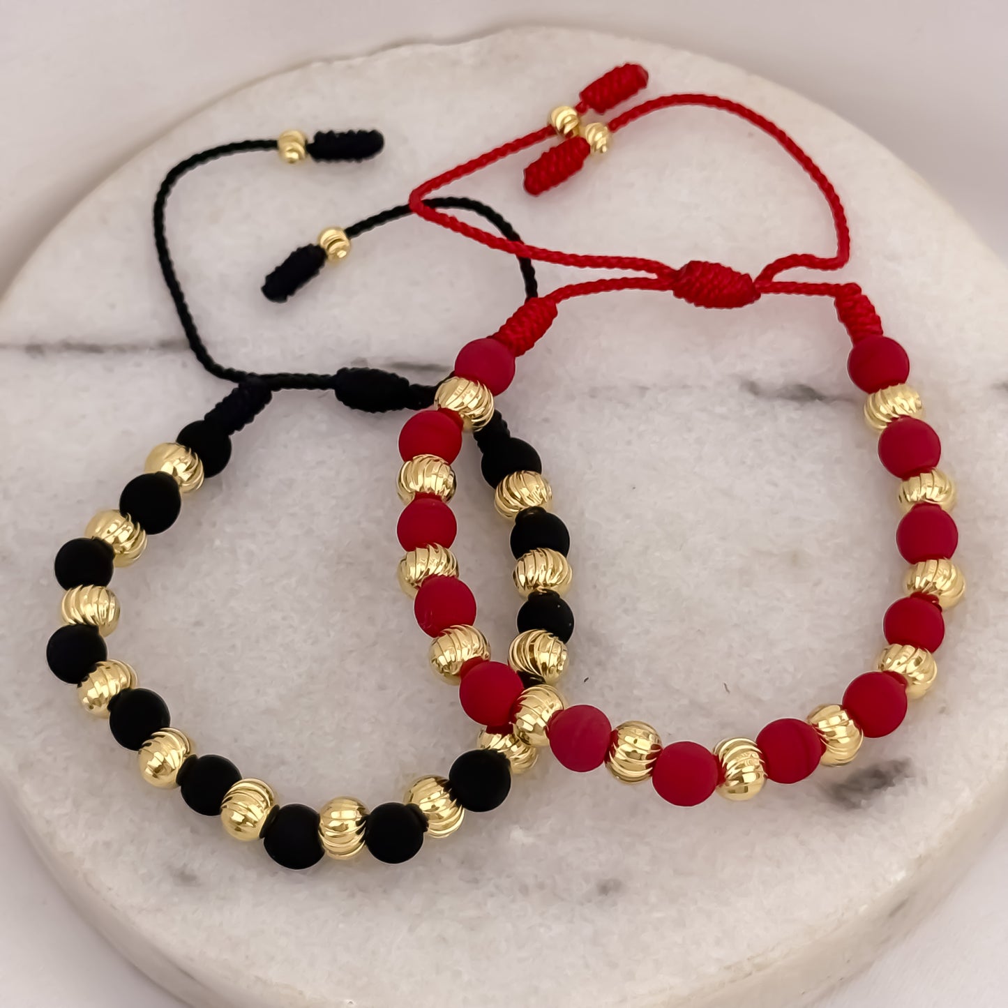 Promoción de Amor y Amistar 2 Pulseras Balin italiano de 8mm con Neopreno en Oro Laminado 18k con Garantía de por vida