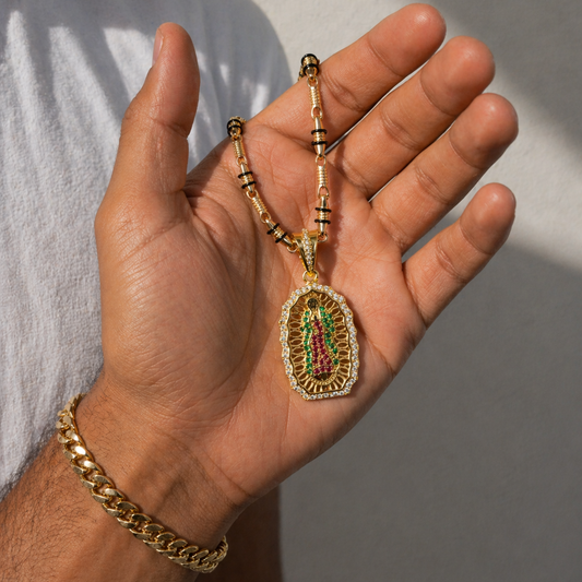 Cadena Dubai con Cauchos Negros de 60cm de 3mm + Virgen de Guadalupe de Micro Circones de Colores en Oro Laminado 18k con Garantia de por vida