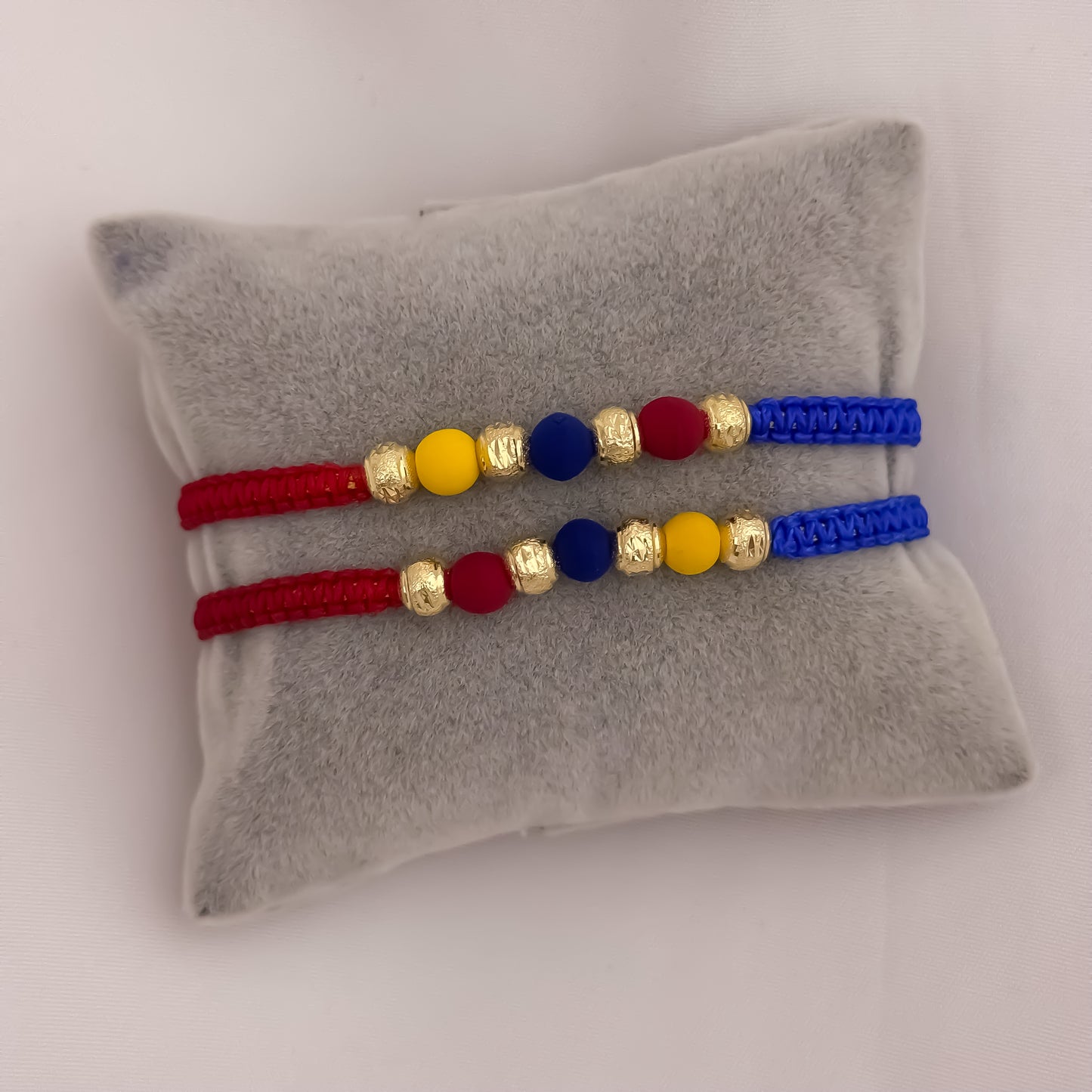 Promocion de 2 Pulseras Para Parejas  de Seleccion Colombia  en Balin Diamantado de 6mm en Oro Laminado 18k con Garantia de por vida