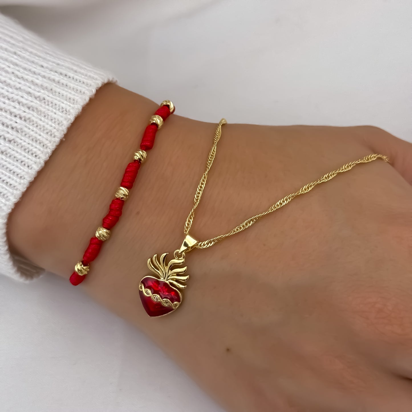 Cadena Tejido Singapur de Dama de 45cm + Corazon de Jesus + Pulsera de 7 Nudos en Balin de 4mm en Oro034052552626 Laminado 18k con Garantia de por vida
