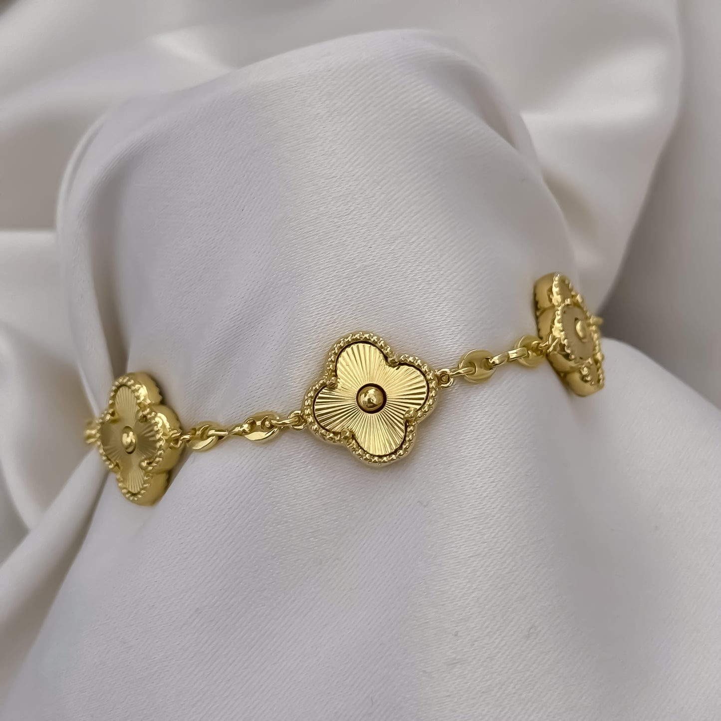 Pulsera Van Cleef en Tejido Gucci en Oro Amarillo de buena suerte en Oro Laminado 18k con Garantía de por vida
