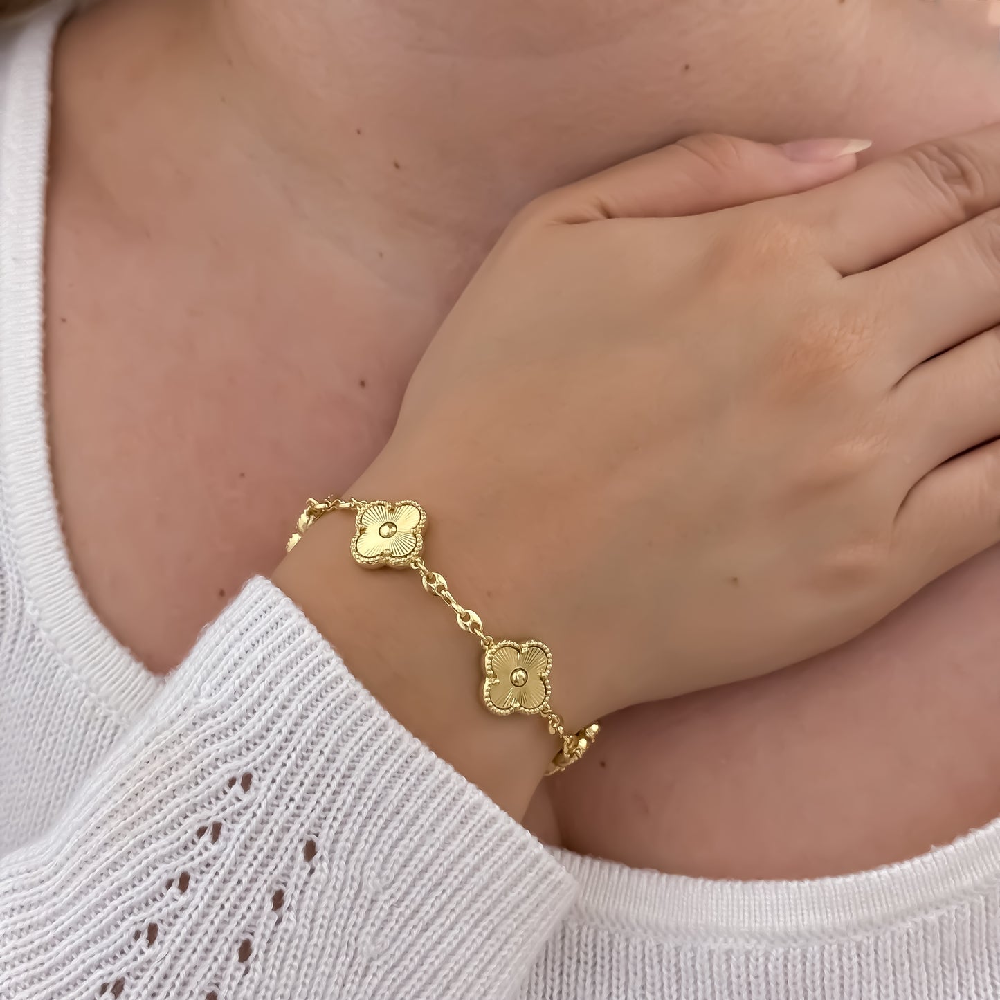 Pulsera Van Cleef en Tejido Gucci en Oro Amarillo de buena suerte en Oro Laminado 18k con Garantía de por vida