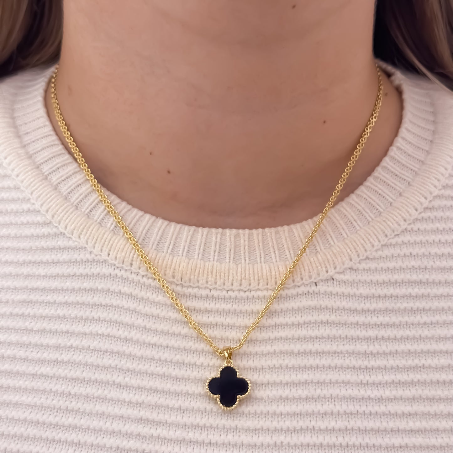 Cadena Tejido Chino de Dama de 45cm de 3mm + Van Cleef Negro en Oro Laminado 18k con Garantia de por vida