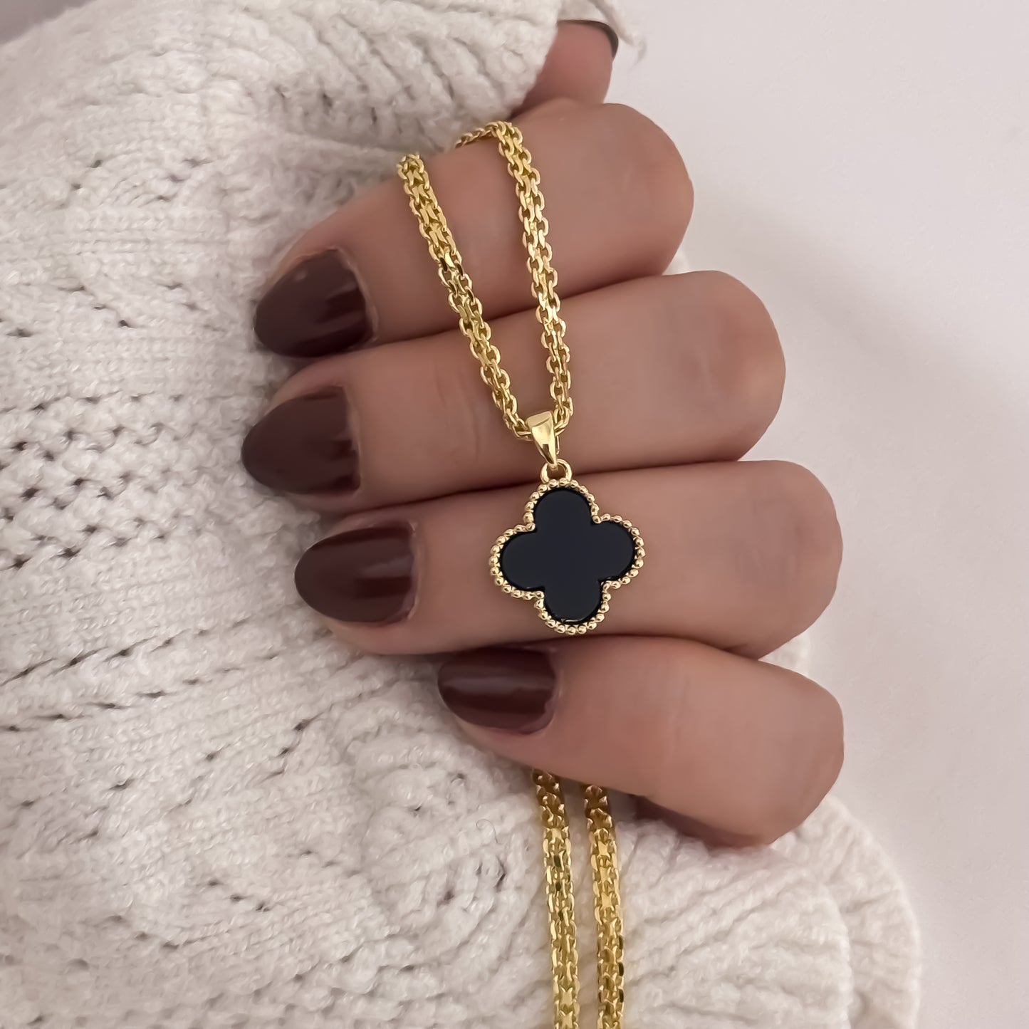 Cadena Tejido Chino de Dama de 45cm de 3mm + Van Cleef Negro en Oro Laminado 18k con Garantia de por vida