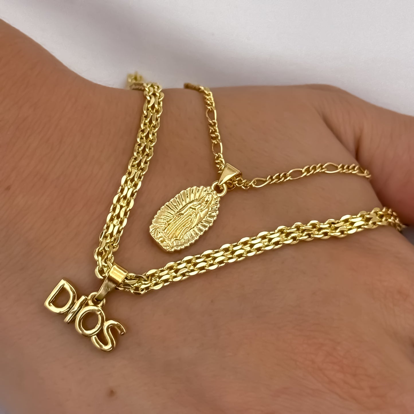 Cadena Tejido Chino de Dama de 45cm + Dije de Dios  Proteccion + Cadena Catier de Dama de 40cm + Virgen de Guadalupe Tallada en Oro Laminado 18k con Garantia de por vida