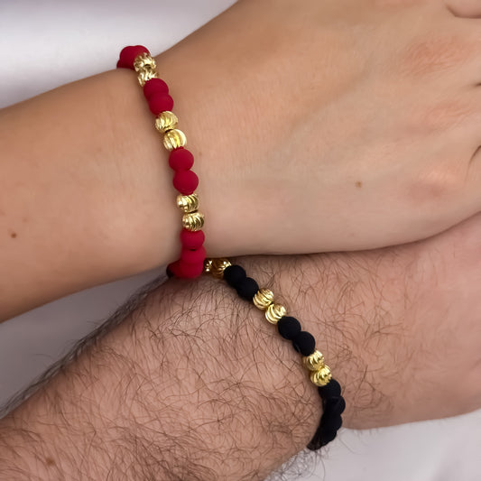 Brazaletes para Parejas en  Hilo Rojo y Negro en Balin Italiano en Oro Laminado 18k con Garantia de por vida