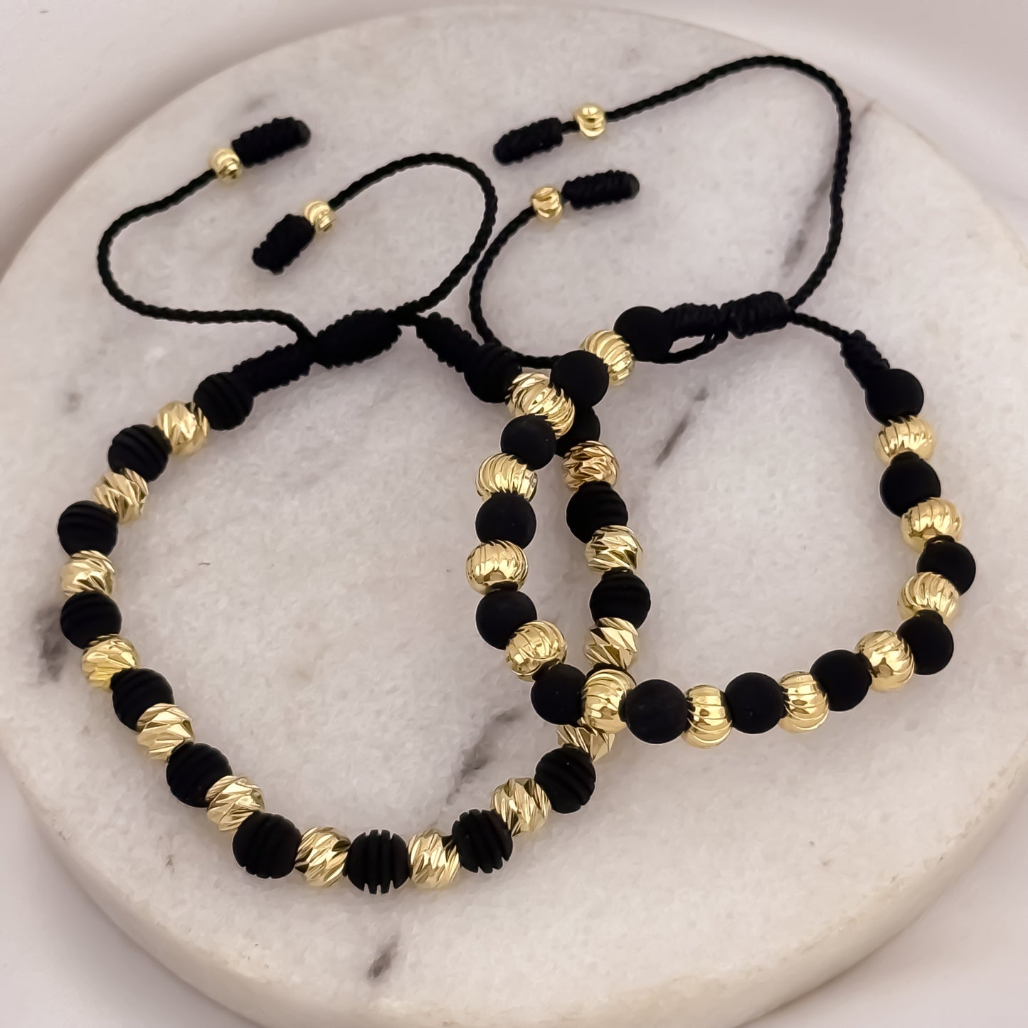 2 Pulseras Para Parejas en Balin Italiano 6mm Y Neopreno Liso Negro en Oro Laminado 18k con Garantia de por vida