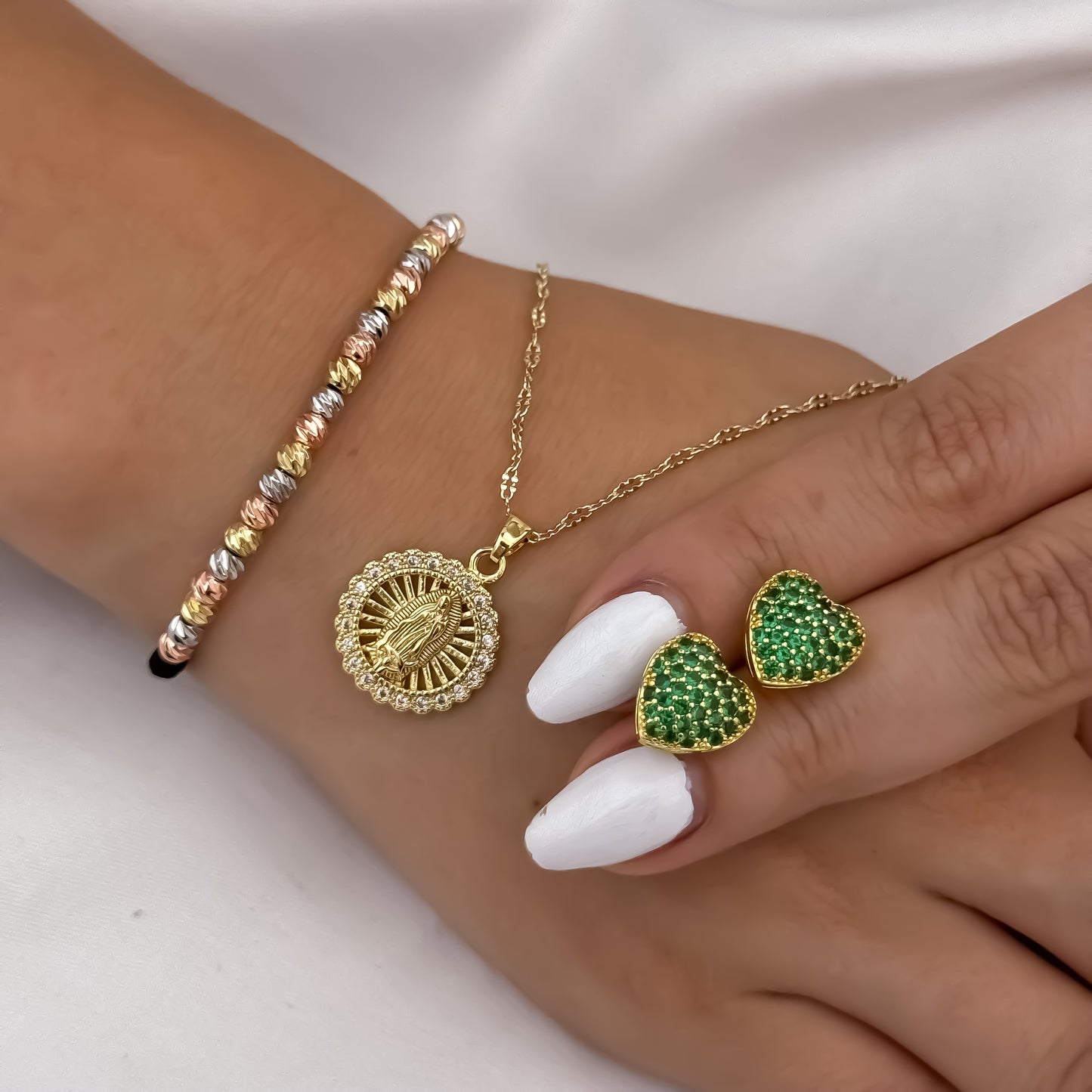 Cadena Tejido Crispeta + Virgen de Guadalupe Redonda + Topos Verde ESMERALDA + de 3 Oros en balin italiano en Oro Laminado 18k con Garantía de por vida