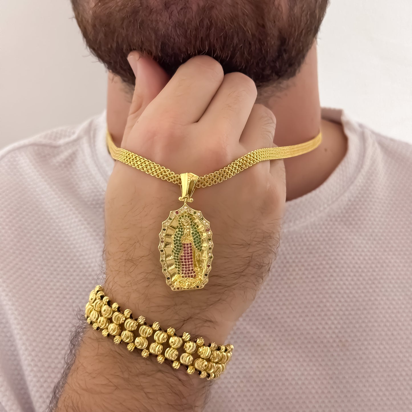 Cadena Tejido Chino Grueso de 60cm de 8mm + Virgen de Guadalupe Talla Micro Circones Cristales + Pulseras Cuadro Carriles en Balin Italiano en Oro Laminado 18k con Garantia de por vida