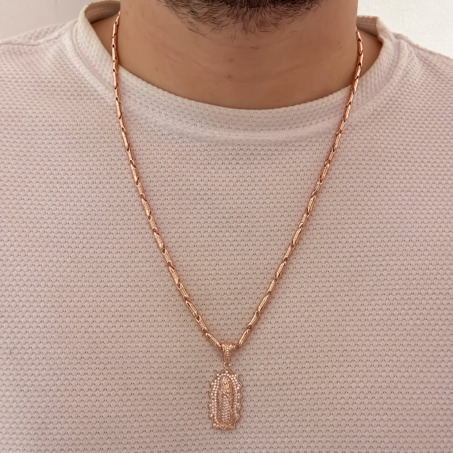 Cadena Rustica Rosada de 60cm de 4mm + Virgen de Guadalupe Talla en Oro Rosa en Oro Laminado 18k con Garantia de por vida