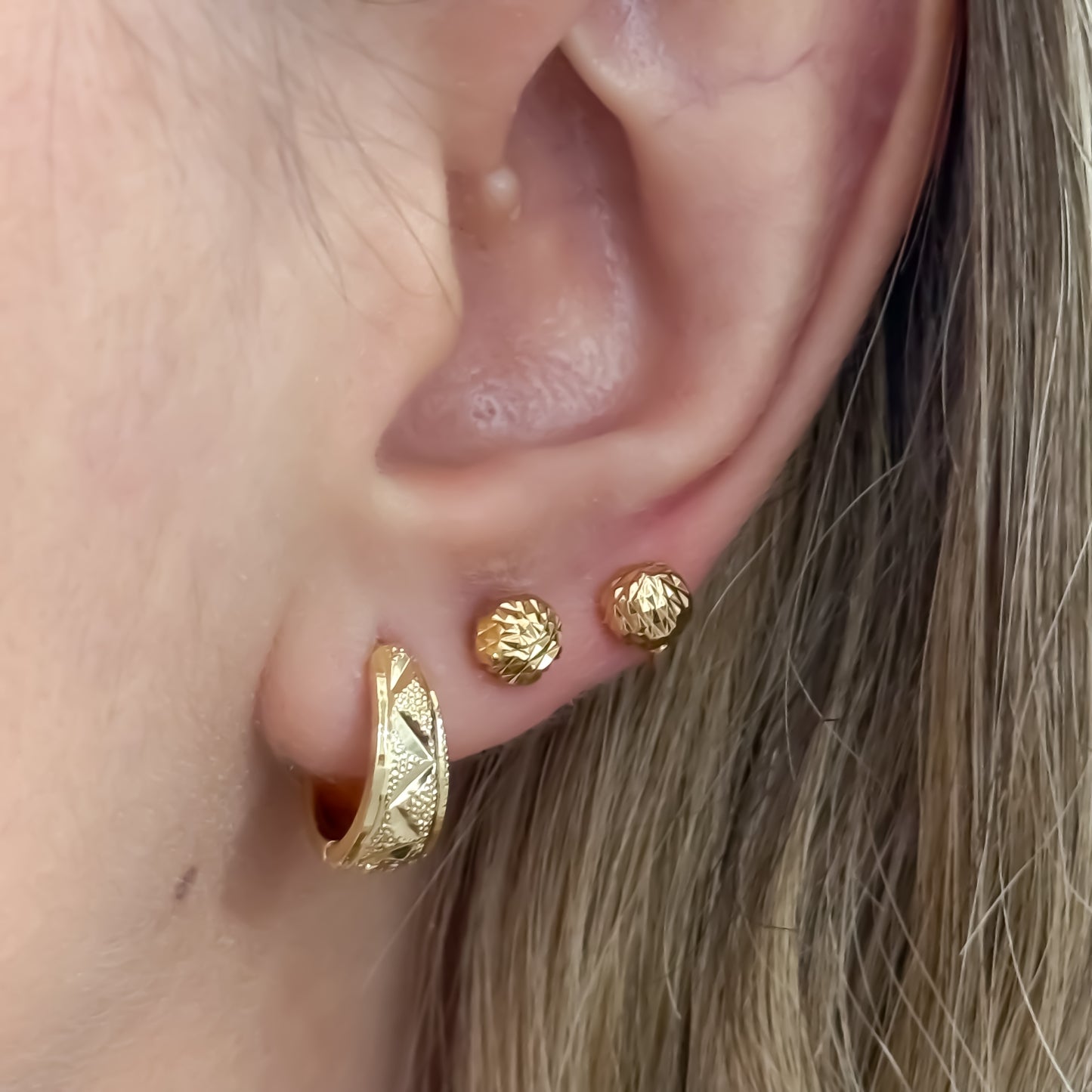 Juego de Candongas Diamantada Mediana + Topo Balin Diamantado  de 4mm - 5mm en Oro Laminado 18k con Garantía de por vida