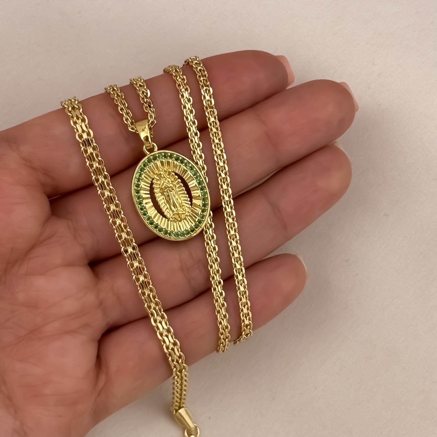 conjunto Tejido Chino de Dama de 45cm de 3mm  Cadena + Virgen Guadalupe + Pulseras de 18cm de 3mm en Oro Laminado 18k