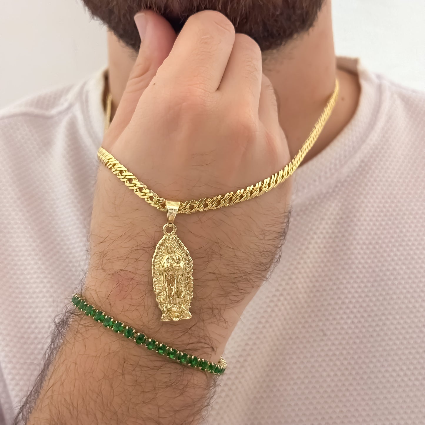 Cadena Tejido Cubana Cruzada de 60cm de 5mm de Grosor + Virgen de Guadalupe Tallada + Pulsera Tennis Verde en Oro Laminado 18k con Garantia de por vida