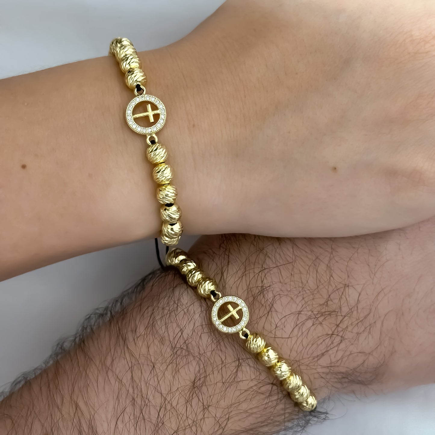 Pulseras Herraje Cruz Madero  para Parejas en Balin Italiano de 6mm  en Oro Laminado 18k con Garantía de por vida