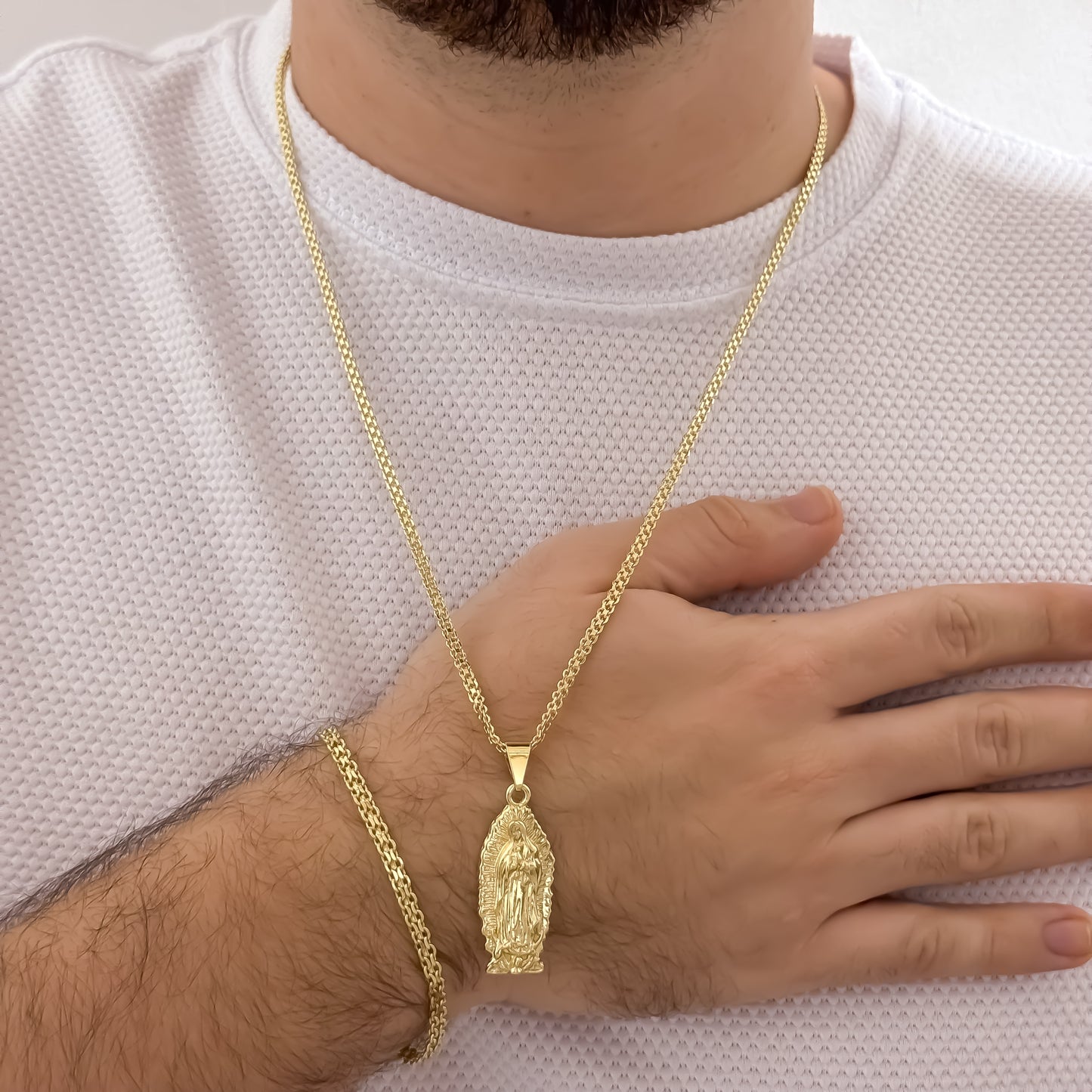Cadena Tejido Chino de 60cm de 3mm + Virgen de Guadalupe Talla + Pulseras Tejido Chino 20cm  en Oro laminado 18k con Garantia de por vida