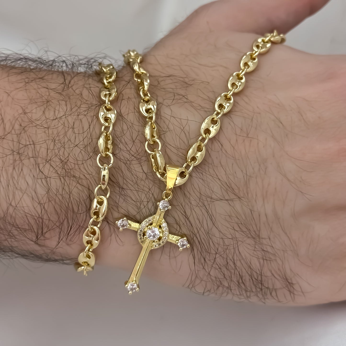 Conjunto Tejido Gucci de Hombre de 60cm de 5mm + Cruz Trebol Circones + Pulsera Gucci de 20cm de 5mm en Oro Laminado 18k con Garantía de por vida
