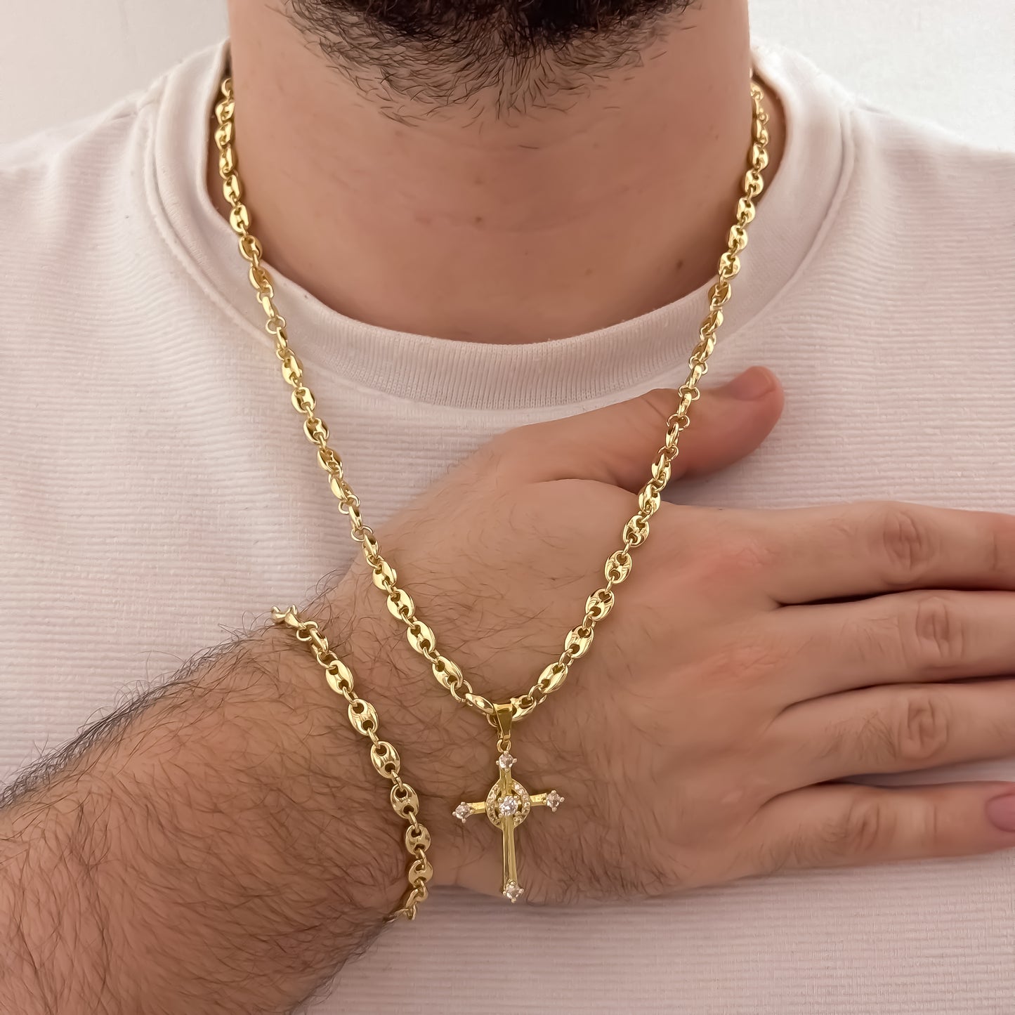 Conjunto Tejido Gucci de Hombre de 60cm de 5mm + Cruz Trebol Circones + Pulsera Gucci de 20cm de 5mm en Oro Laminado 18k con Garantía de por vida