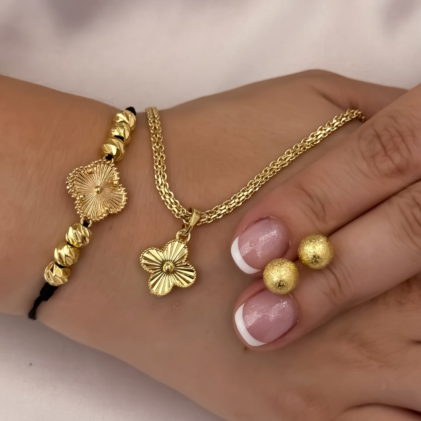 Cadena Tejido Chino de 45cm de 3mm + Dije Van Cleef + Pulsera Van Cleef + Topo Balin Diamantado de 6mm en Oro Laminado 18k con Garantia de por vida