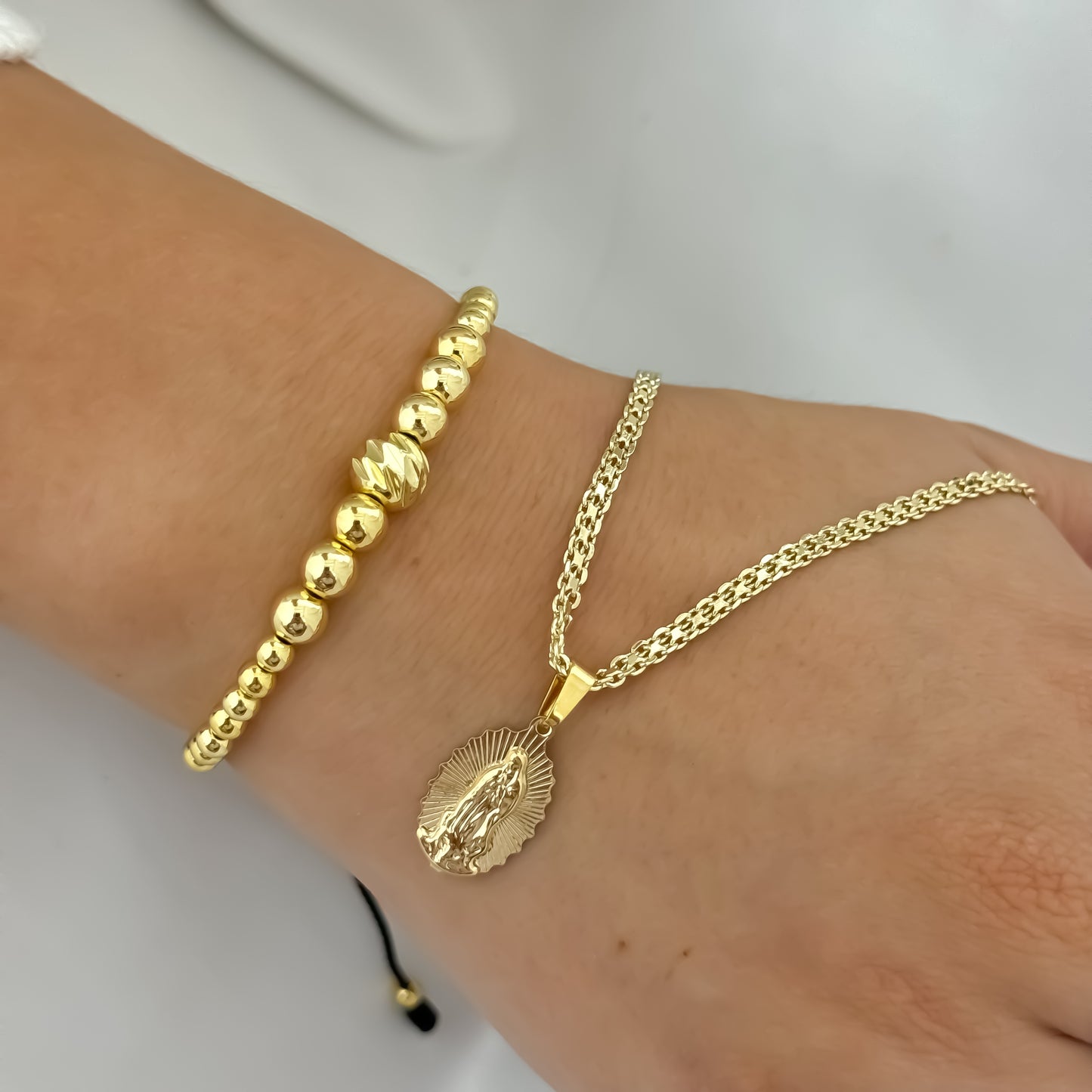 Cadena Tejido Chino de Dama de 45cm de 3mm + Virgen de Guadalupe tallada + Pulseras Full Balines de 4mm en Oro Laminado 18k con Garantia de por vida