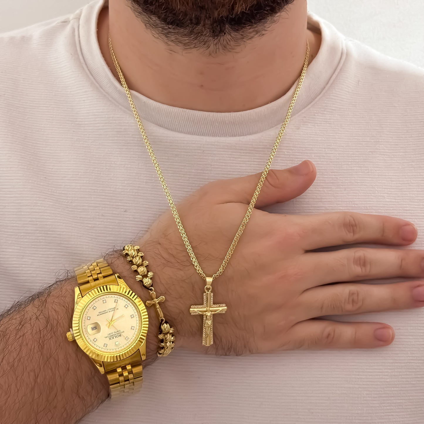 Cadena Tejido Chino de Hombre de 60cm de 3mm + Cruz Cristo Madero + Pulsera Cruz de Tres Carriles en Oro Laminado 18k  + Reloj Rolex 1.1