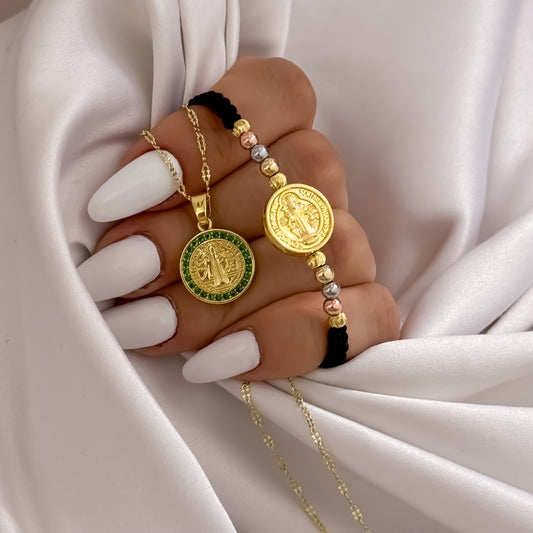 Cadena Tejido Crispeta de 45cm + San Benito Proteccion con Micro Circones Verde Esmeralda + Pulseras de 3 Oros de San Benito Proteccion en Oro Laminado 18k con Garantia de por vida