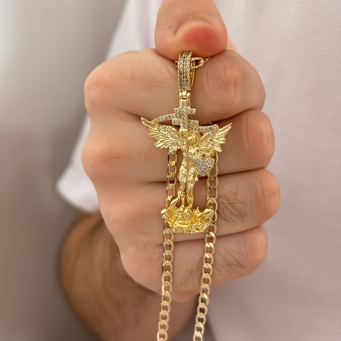 Cadena Tejido Cubana de Hombre de 60cm de 4mm + San Miguel Arcangel Tallado con Micro circones en Oro Laminado 18k con Garantia de por vida