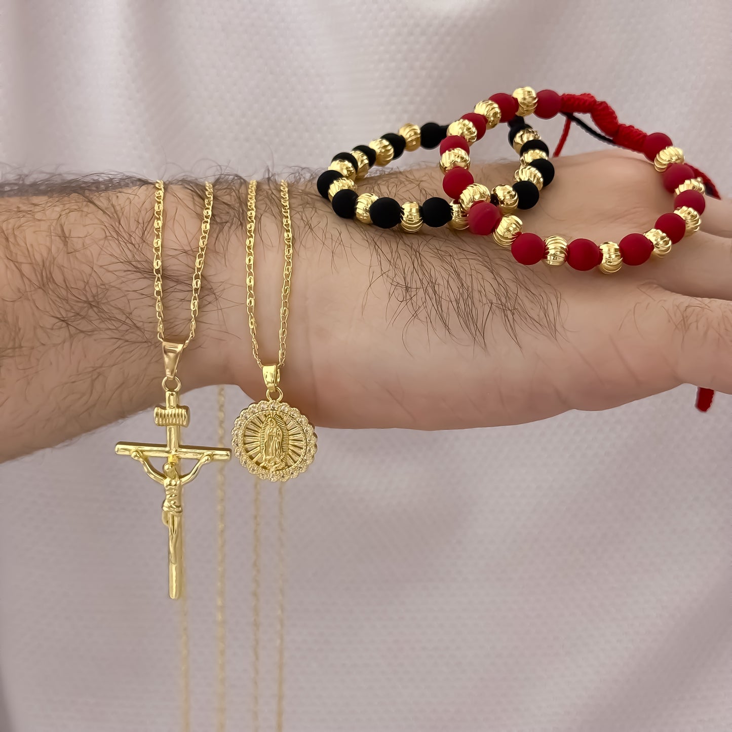 Promocion de Cadenas para Parejas en Tejido Caracol de Hombre 60 + Cruz Cristo Madero + Dama de 45cm  + Virgen de Guadalupe Tallada + 2 Pulseras con Neopreno en Balin Italiano de 6mm en Oro Laminado 18k con Garantia de por vida