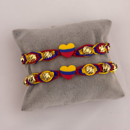 Promocion de 2 Brazaltes Para Parejas  de Seleccion Colombia  en Balin Diamantado de 6mm y Herraje de Corazon en Oro Laminado 18k con Garantia de por vida