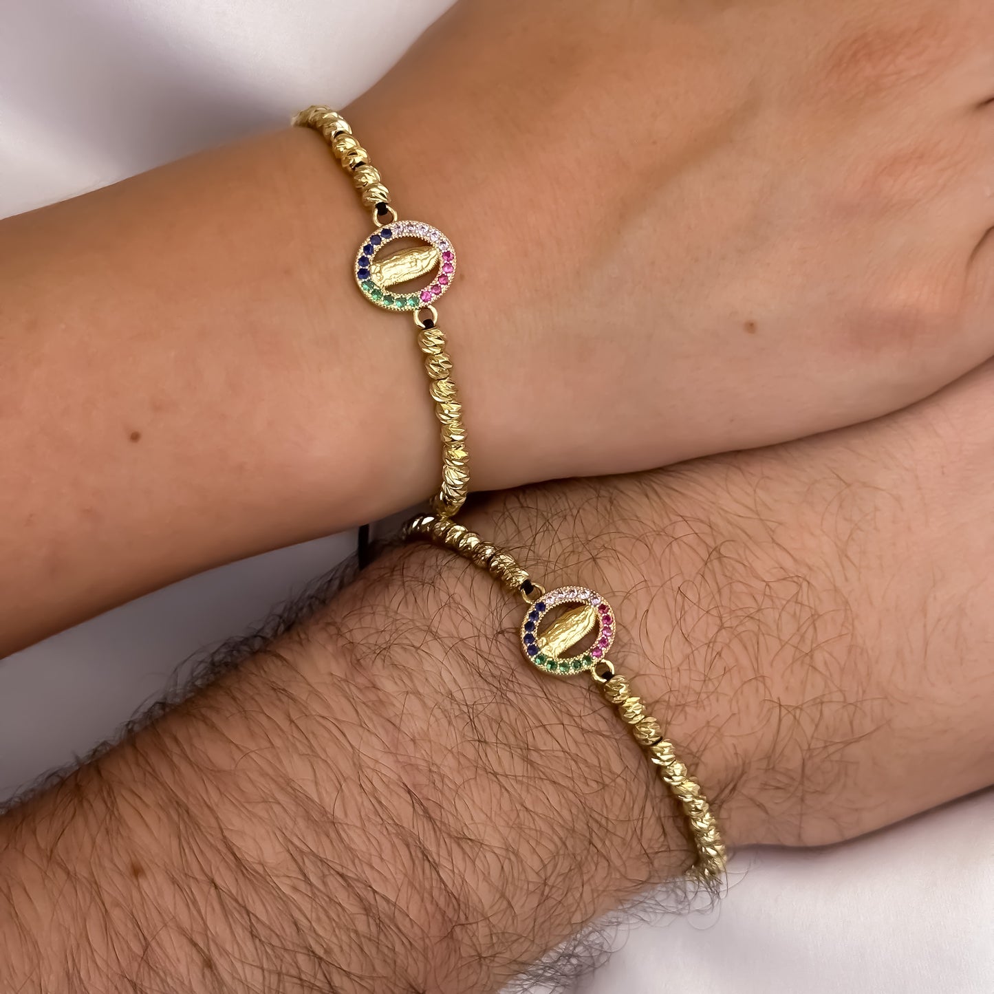 Promoción de 2 Pulseras Para Parejas de Virgen Guadalupe con Micro Circones de Colores  en Balin italiano de 6mm en Oro Laminado 18k