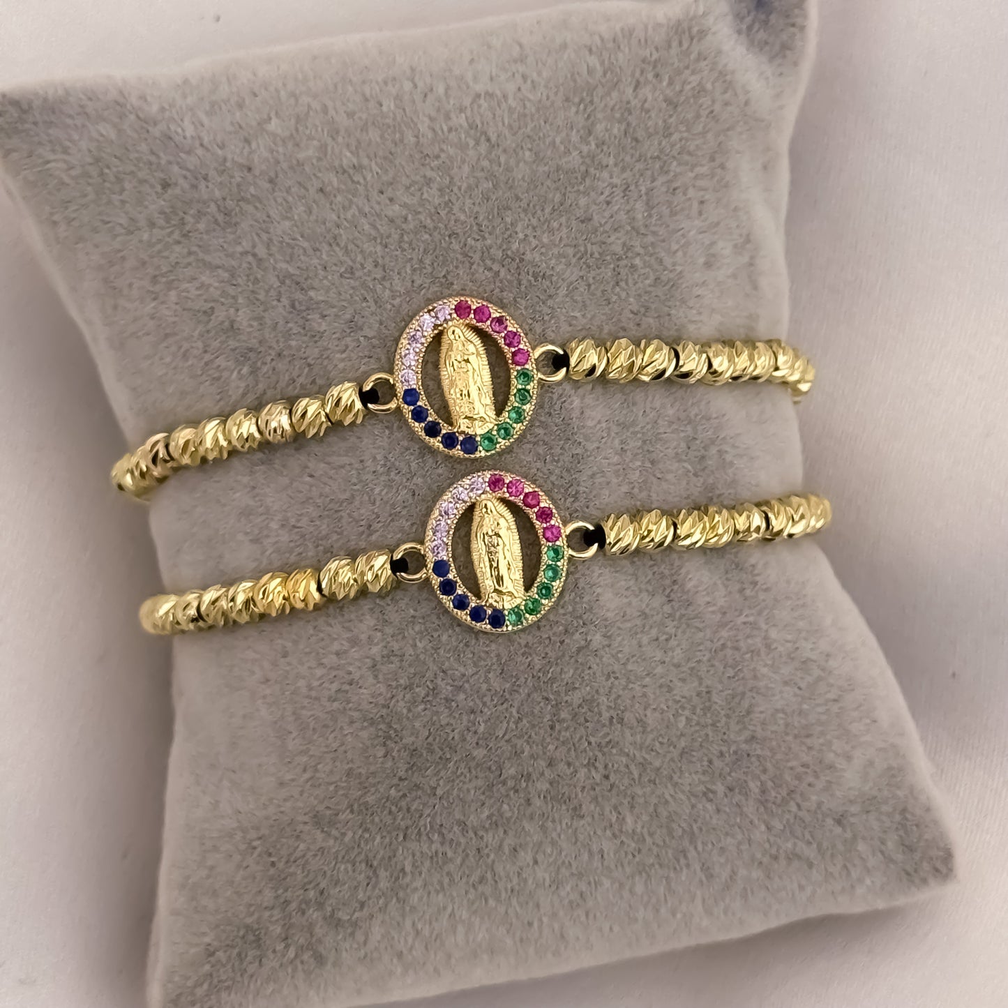 Promoción de 2 Pulseras Para Parejas de Virgen Guadalupe con Micro Circones de Colores  en Balin italiano de 6mm en Oro Laminado 18k