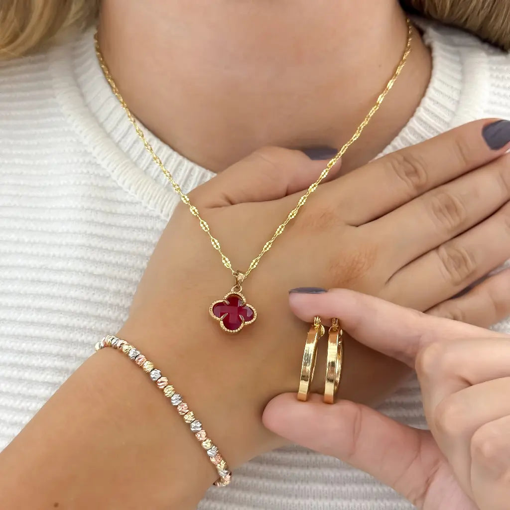 Conjunto de Dama Cadena Tejido Crispeta + Flor Trebol Rojo + pulsera Balin 4mm Italiano + Candongas lisa en Oro Laminado 18k con Garantia de por vida